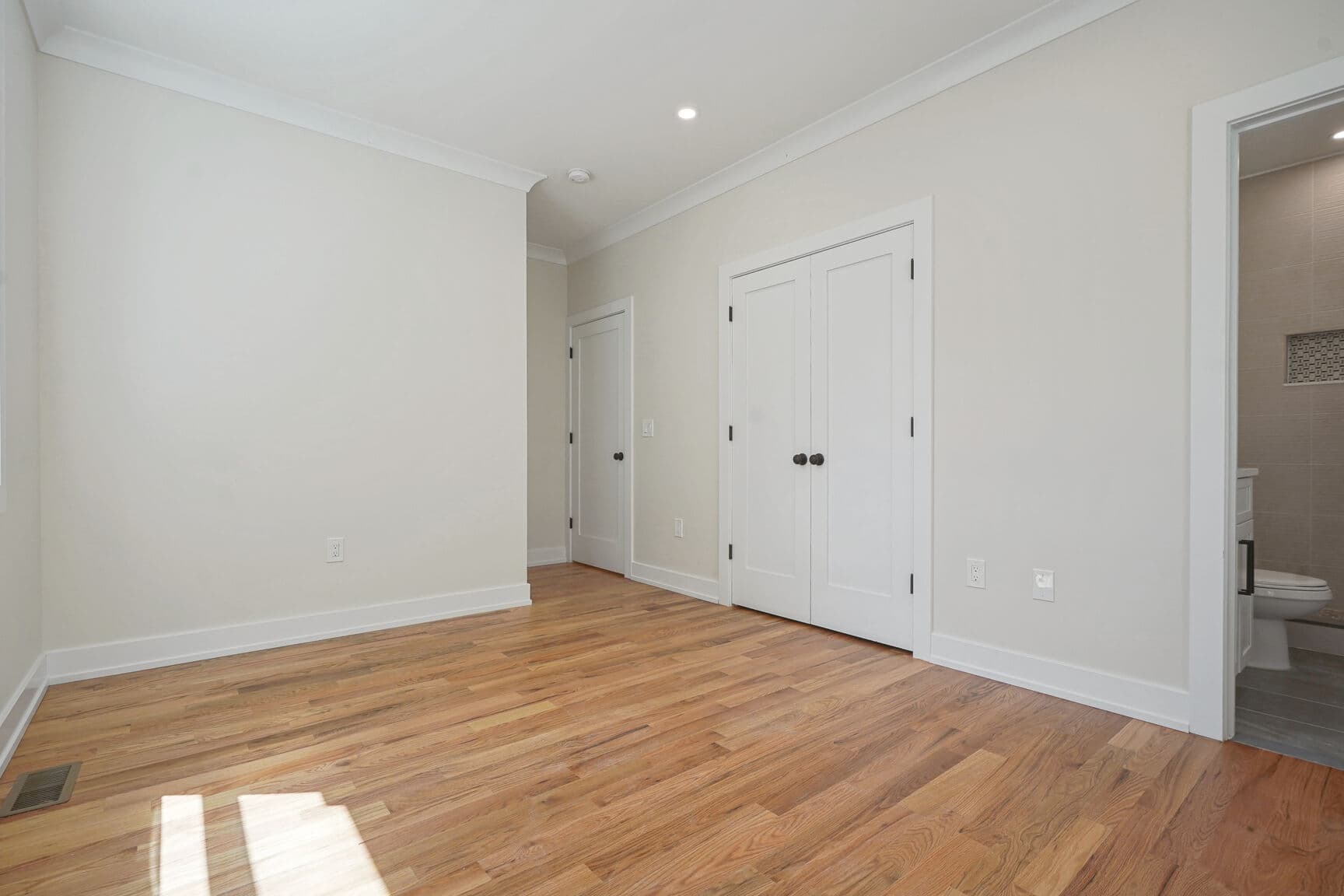 317 William Street — view 4